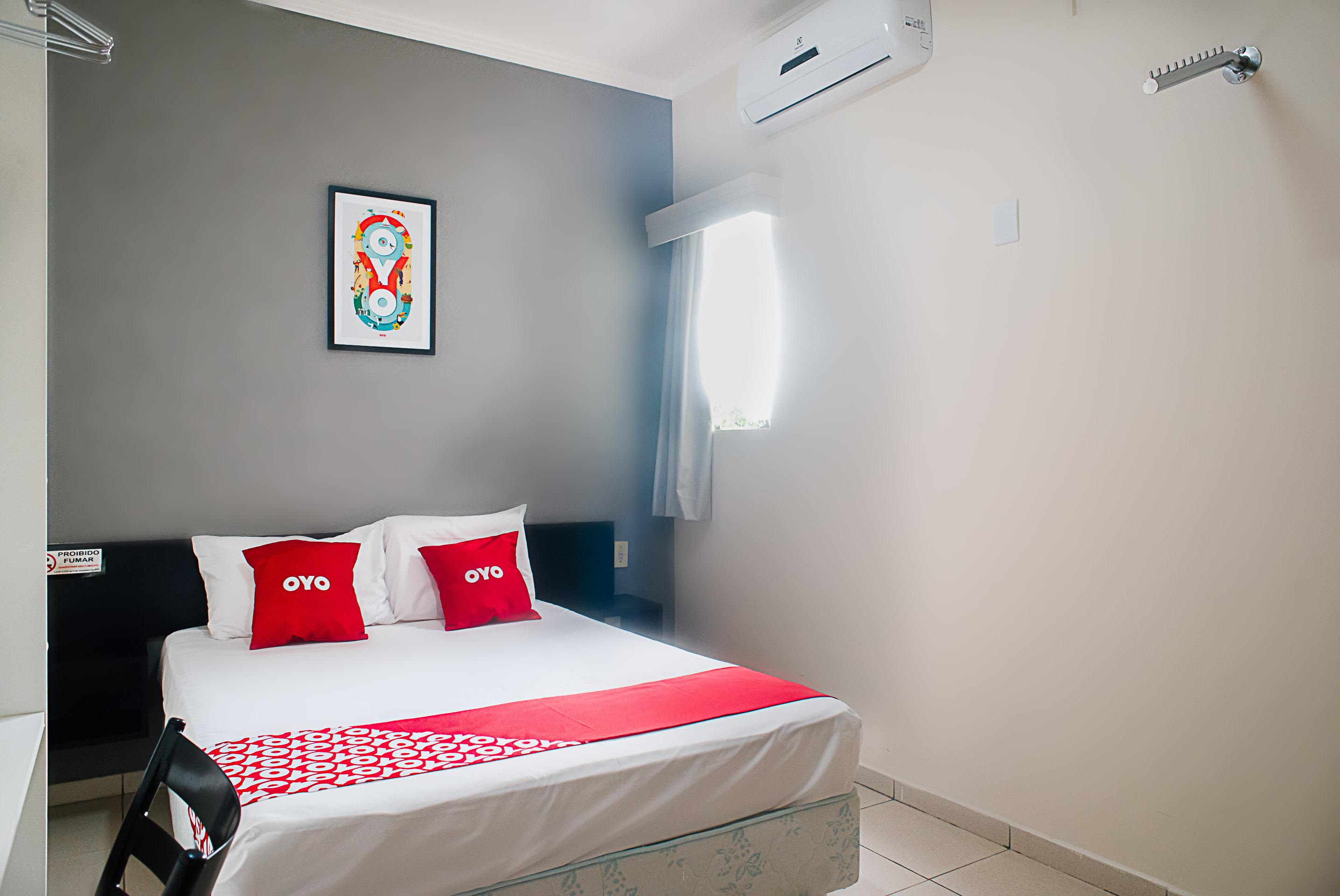 Oyo Cerrado Hotel, Campo Grande Campo Grande  Bagian luar foto A room at an OYO hotel in India