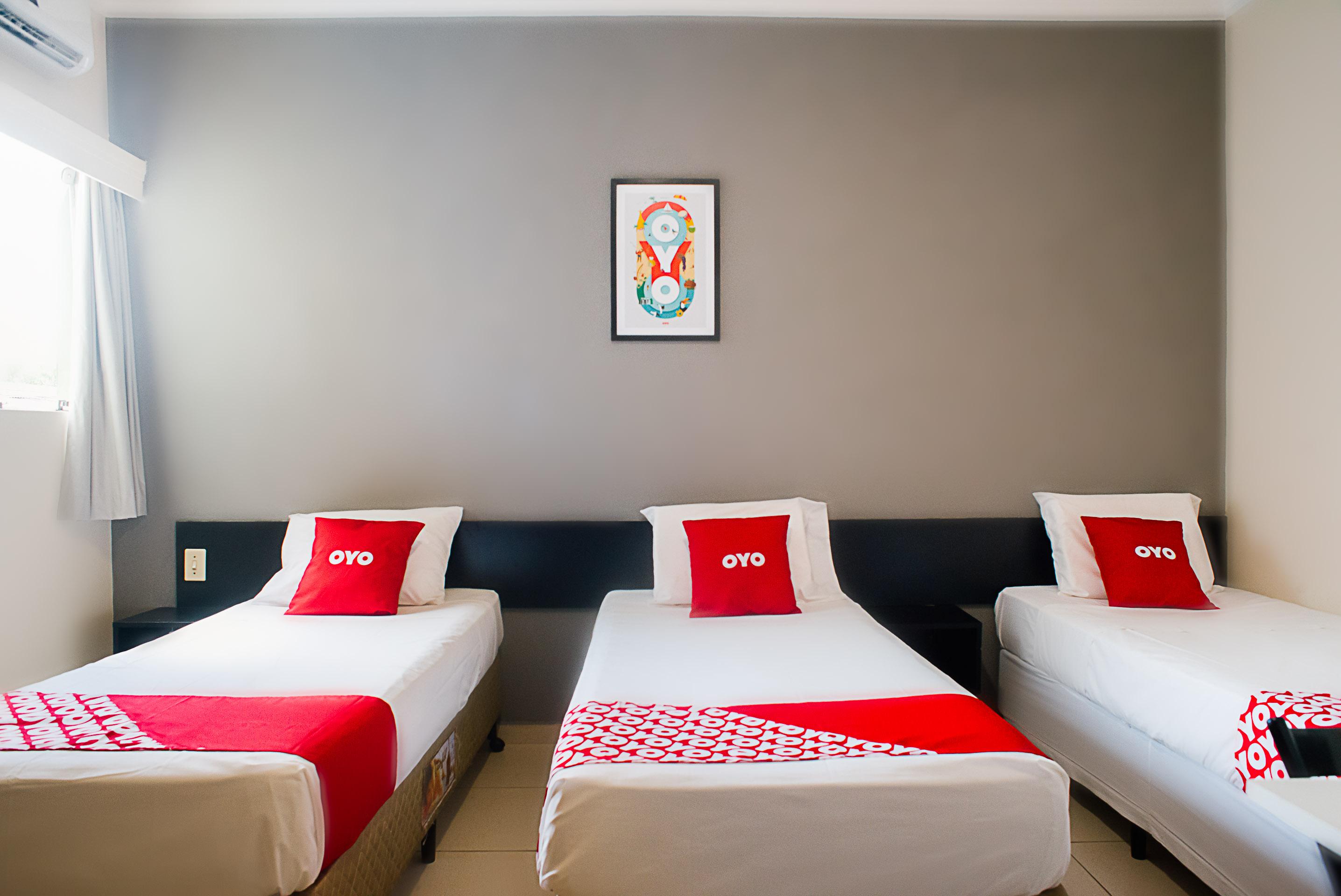 Oyo Cerrado Hotel, Campo Grande Campo Grande  Bagian luar foto A room at an OYO hotel in Mexico City