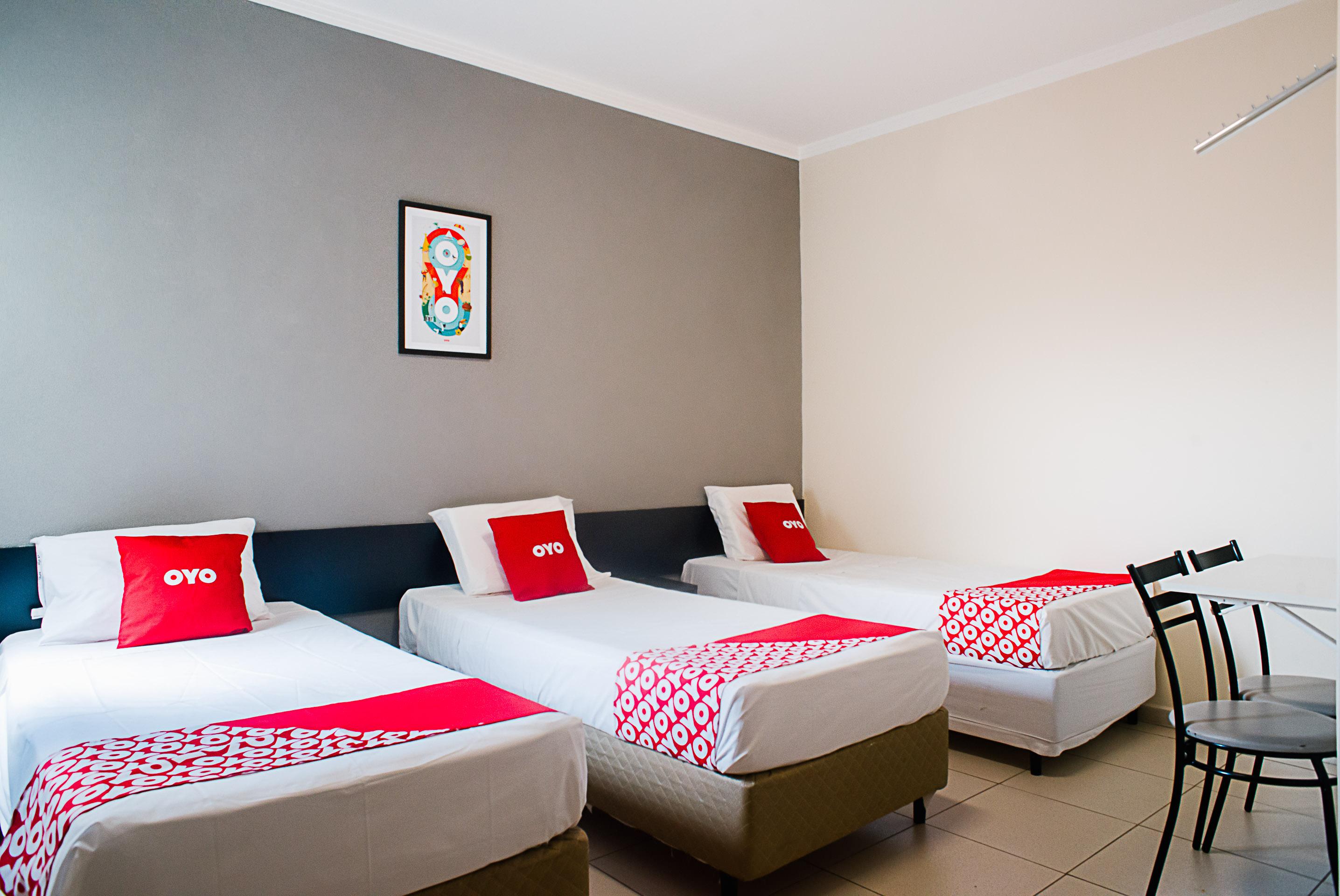 Oyo Cerrado Hotel, Campo Grande Campo Grande  Bagian luar foto A typical OYO hotel room in Mexico City