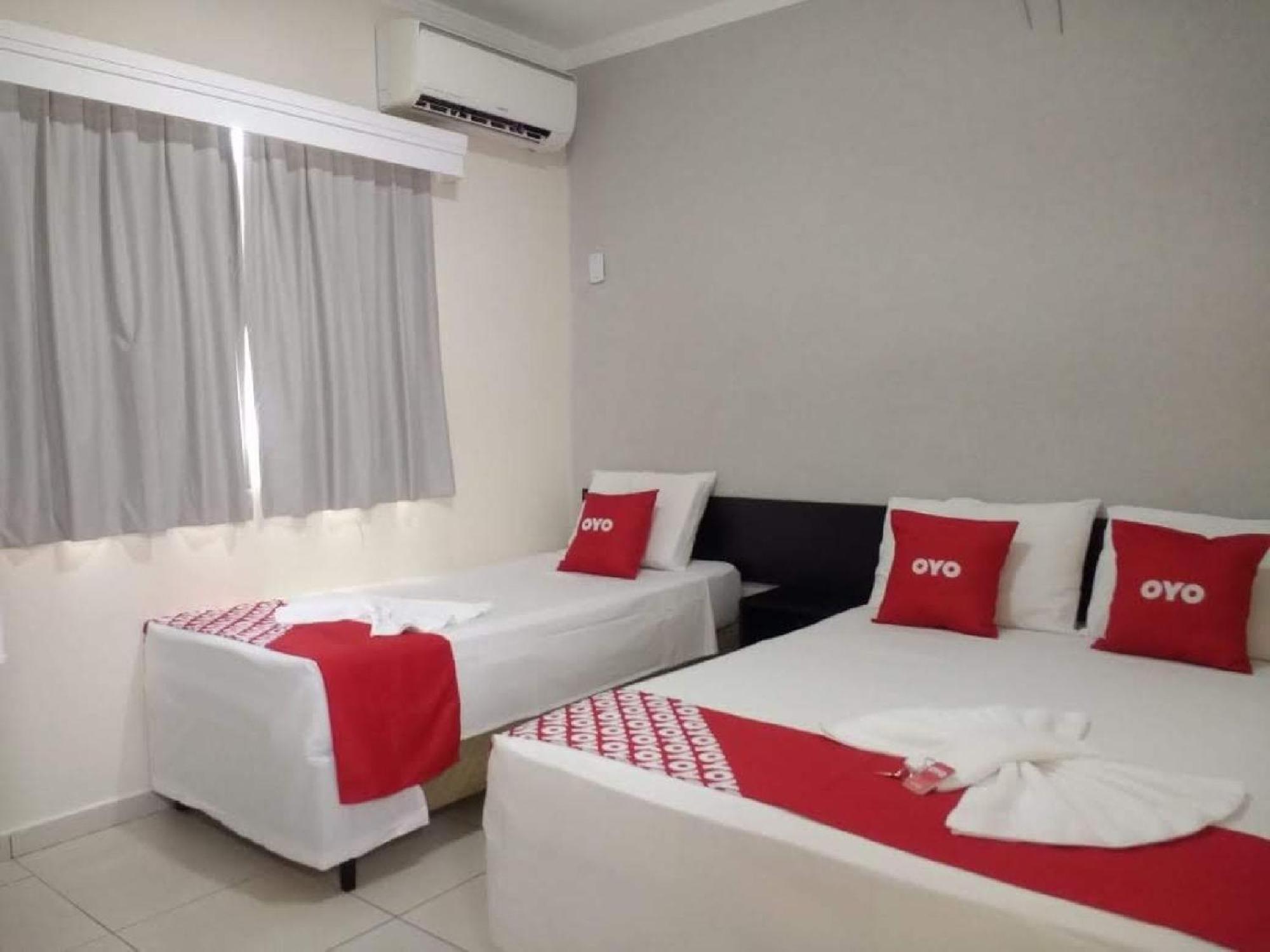 Oyo Cerrado Hotel, Campo Grande Campo Grande  Bagian luar foto A typical OYO hotel room in Brazil